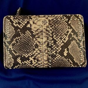 Compact wallet in like new condition.